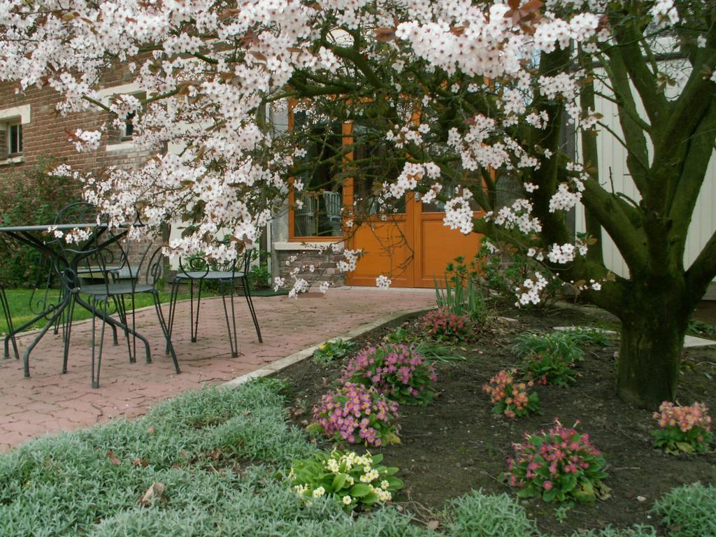 Bed and Breakfast La Cense Des 6 Sens Beugny Exterior foto
